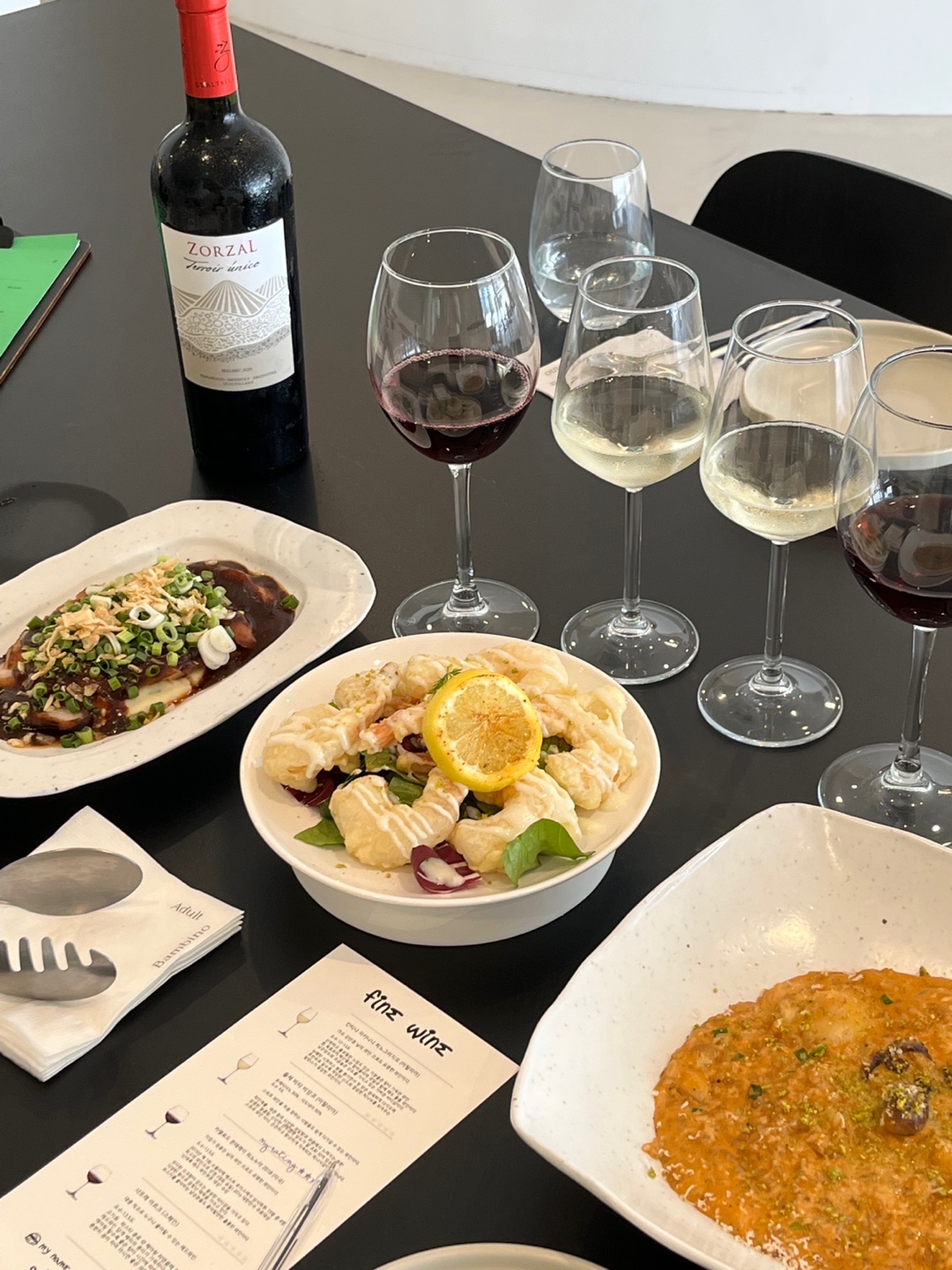 Adult Bambino济州融合韩式料理氛围