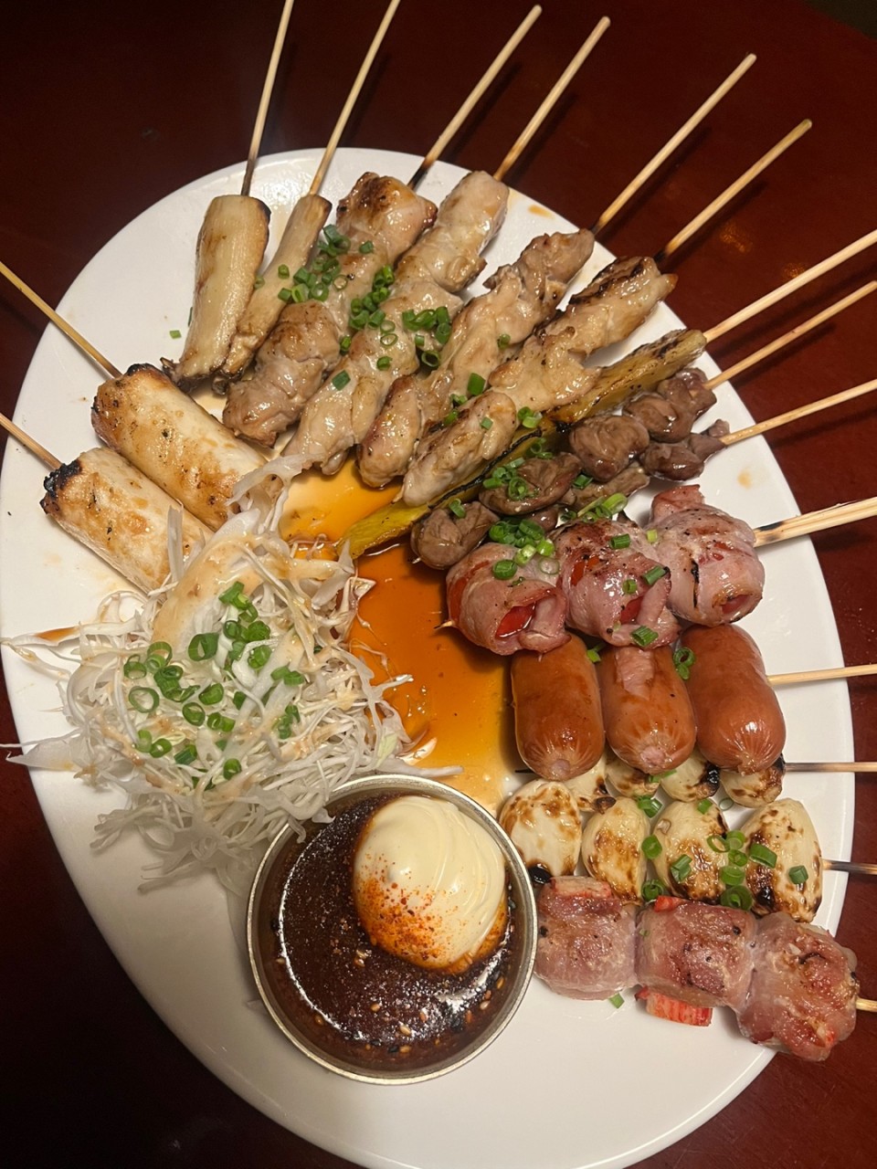 Hwashim 居酒屋串烧与韩式生牛肉照明独特