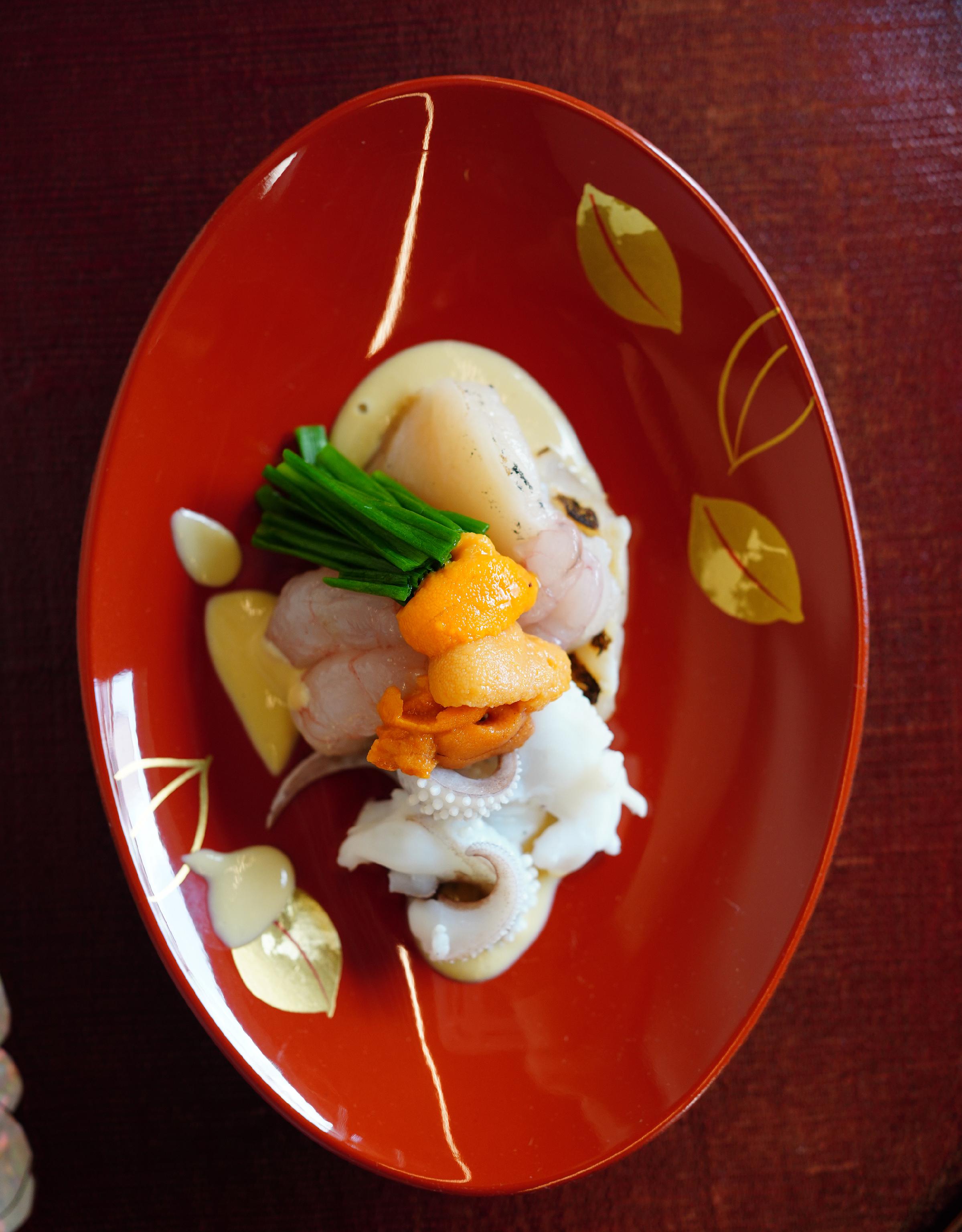 Zero Base簡約吧台座位，提供精緻日本料理