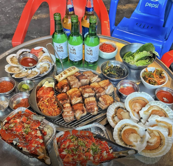 Sangrok Hall Mullae yeontan grill with pork seafood combo