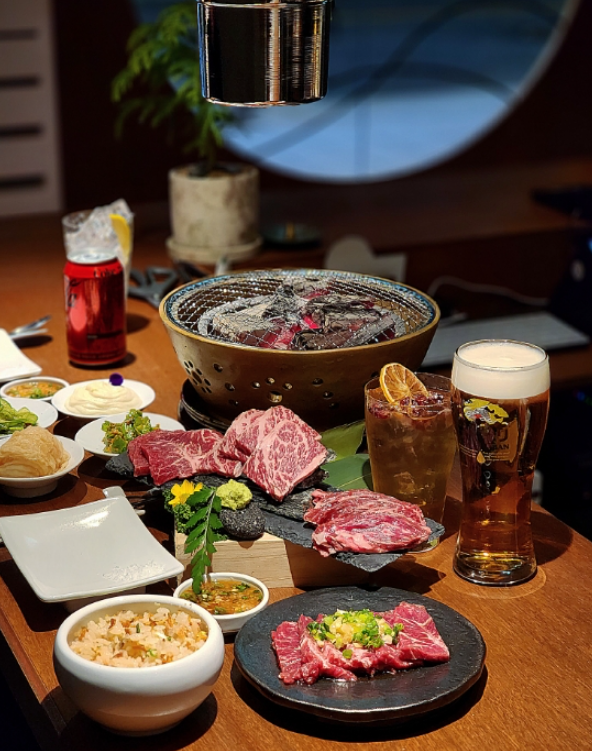 Chalna孔德區現代日式燒肉，供應精緻擺盤
