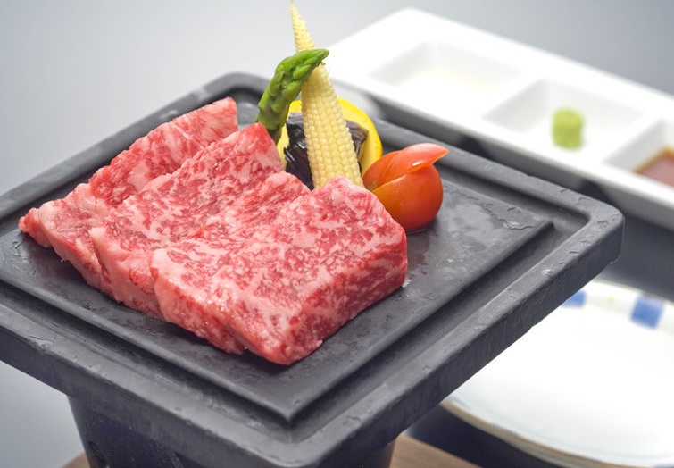 Mugen Japanese course dining with Marine City skyline