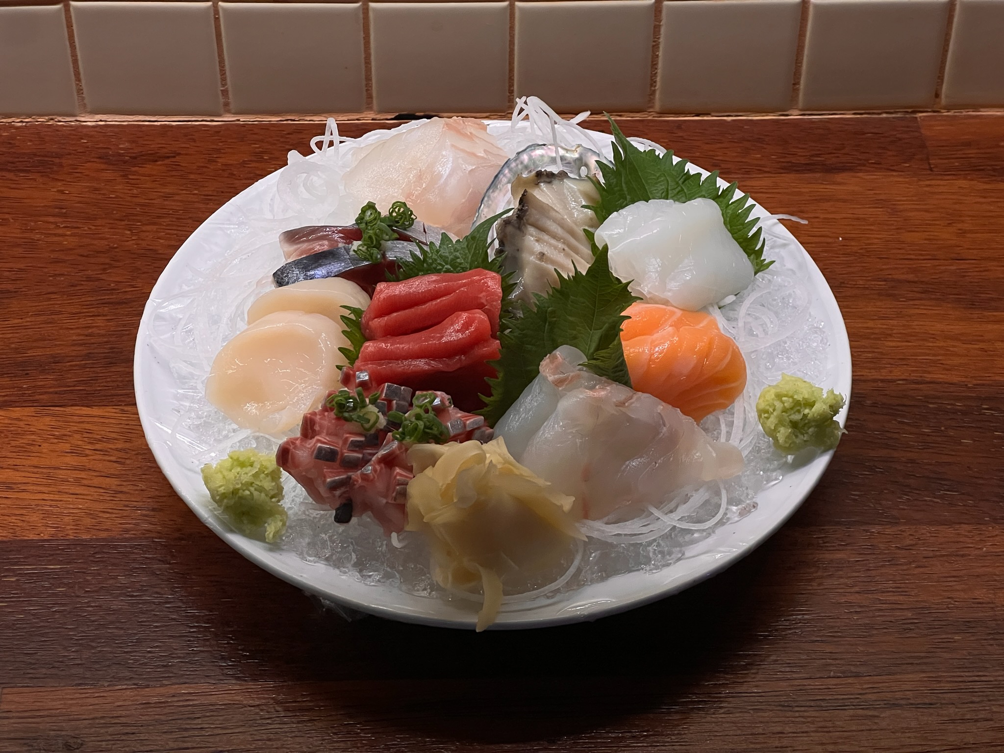 Sawol Restaurant lively izakaya table spread in Jayang-dong