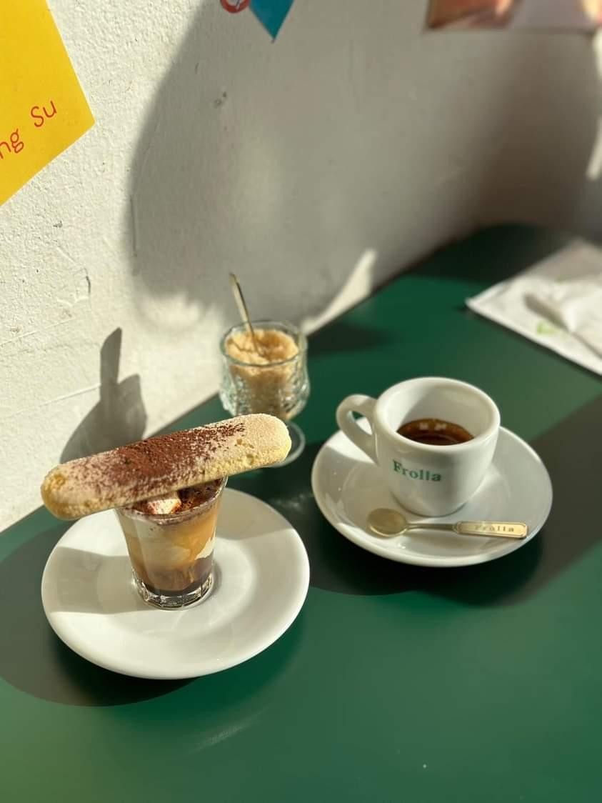 Frolla 城东区浓郁意式浓缩咖啡与欧洲帕尼尼