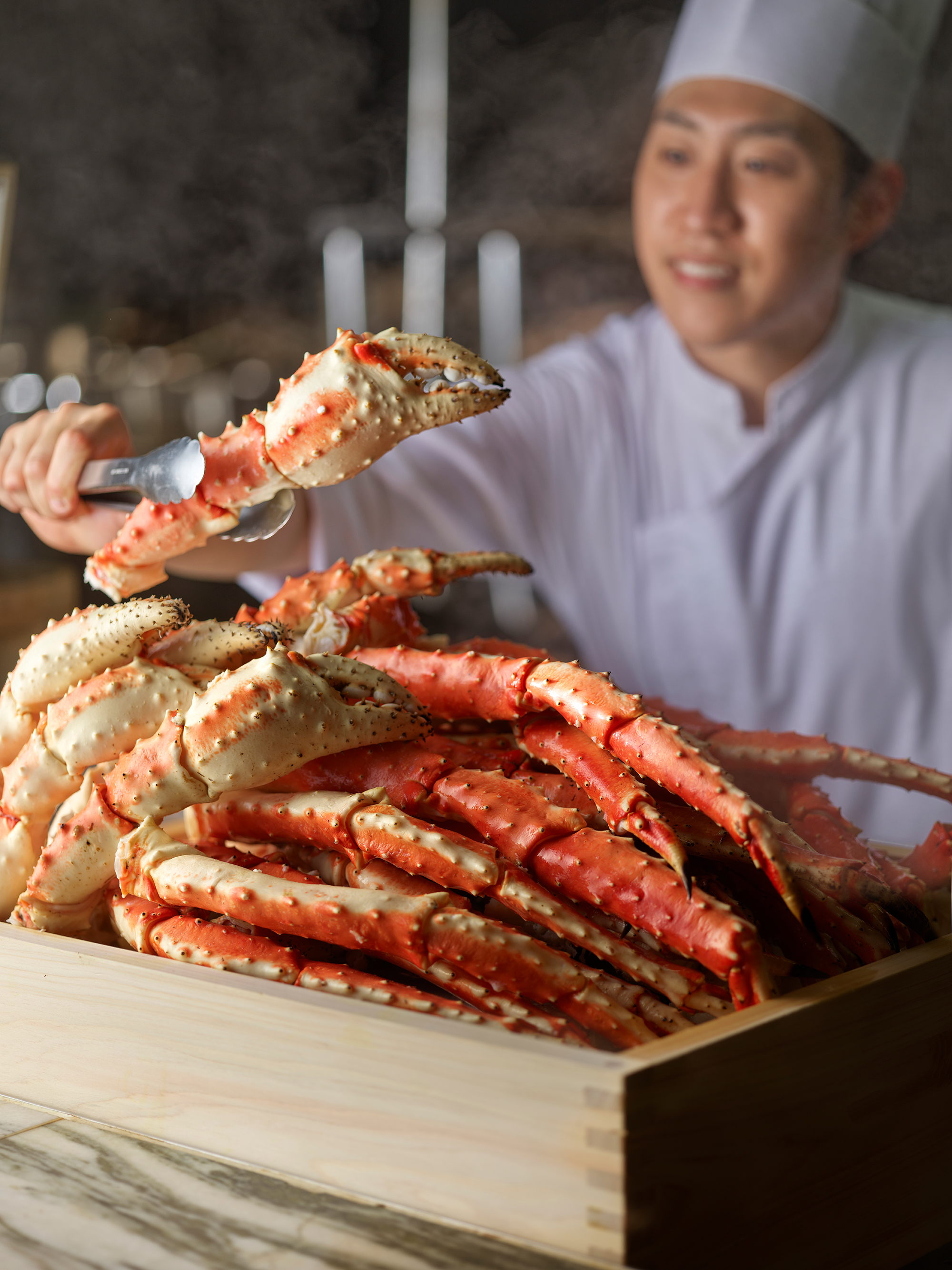 フォーシーズンズソウルのThe Market Kitchenのシーフードステーションとライブ調理