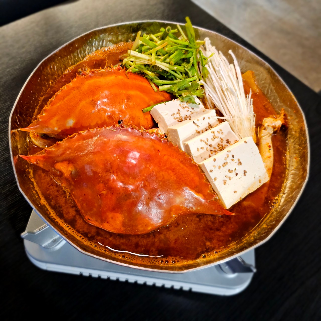 Hwarann舒適現代韓式酒吧小吃與傳統酒品