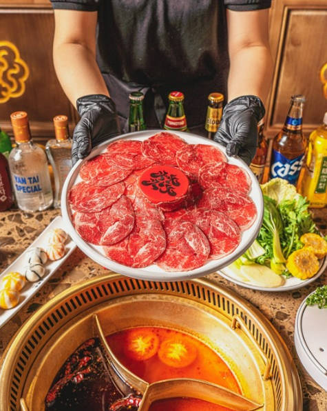 Dalongyi Gangnam authentic Sichuan hot pot simmering with spices