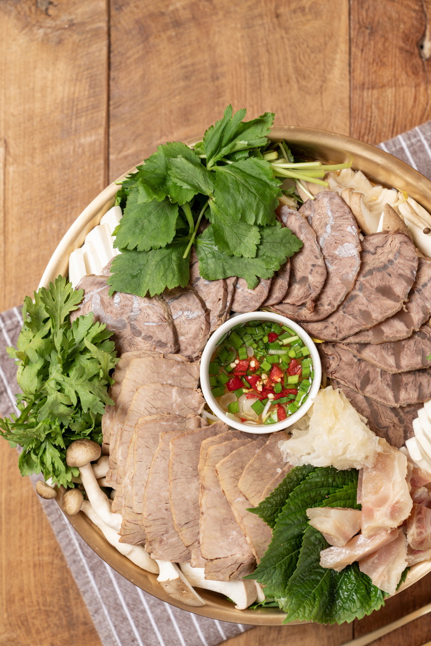 Oncheonhada comforting beef dishes and steaming pho finish
