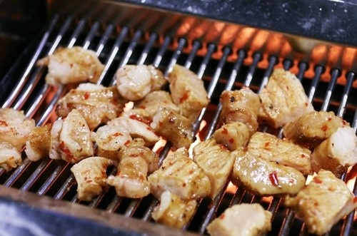 Yangmani清潭全天候烤肠与牛胸肉拼盘