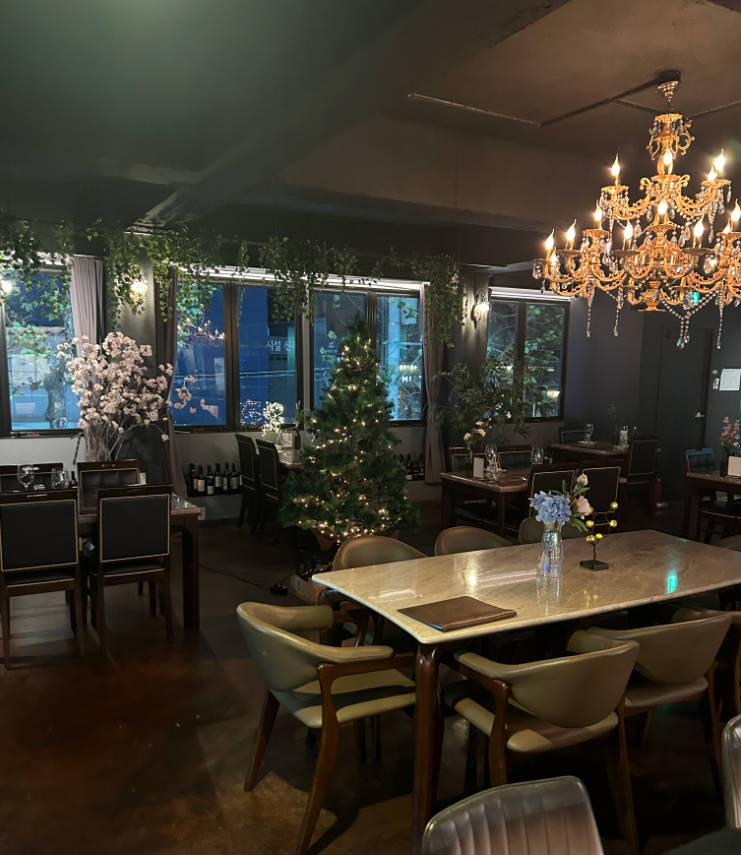 Dangsan Chinchin dimly lit dining bar table setting