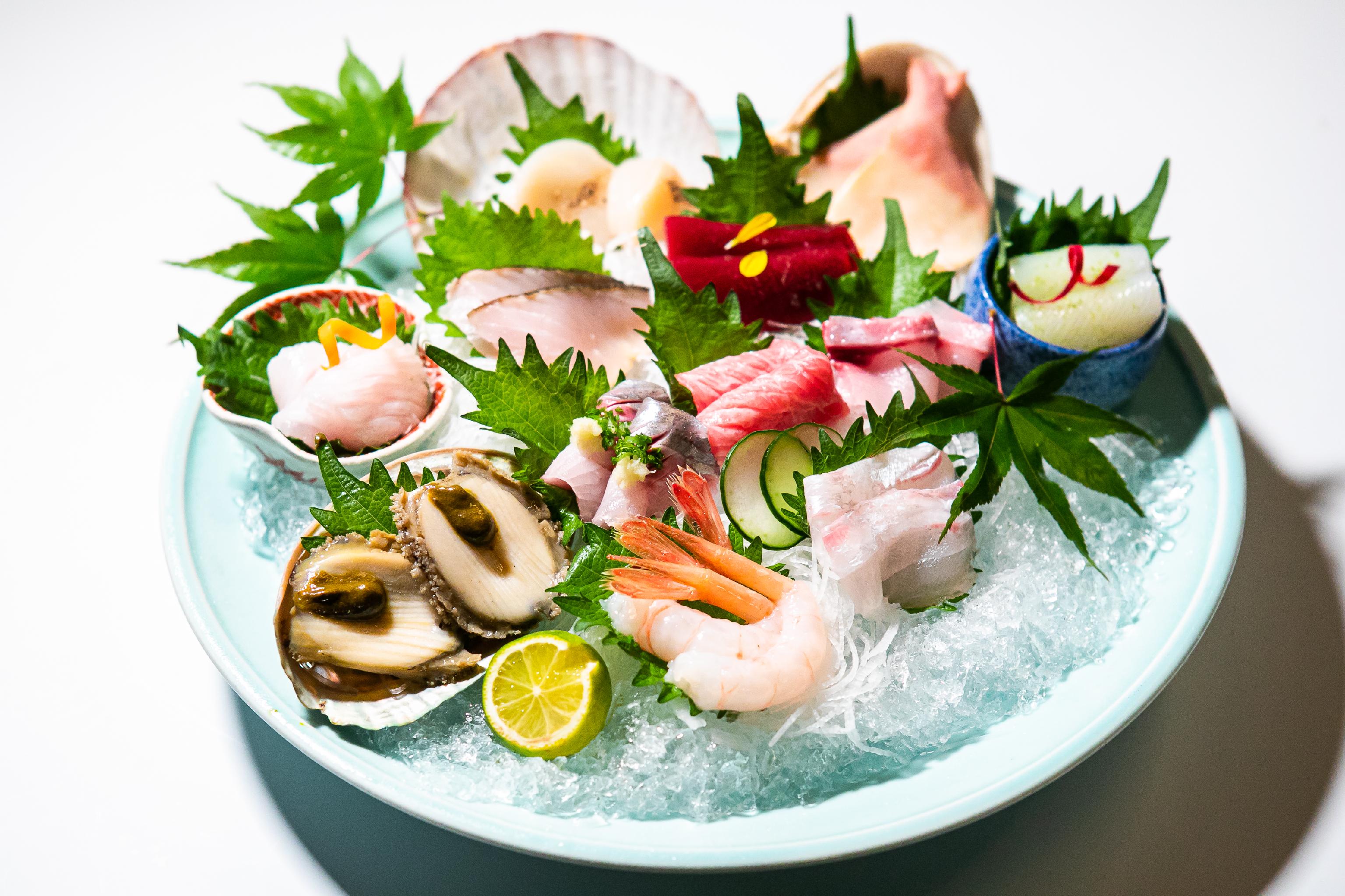 KAPPO AKII Jeju counter with sashimi and hotpot