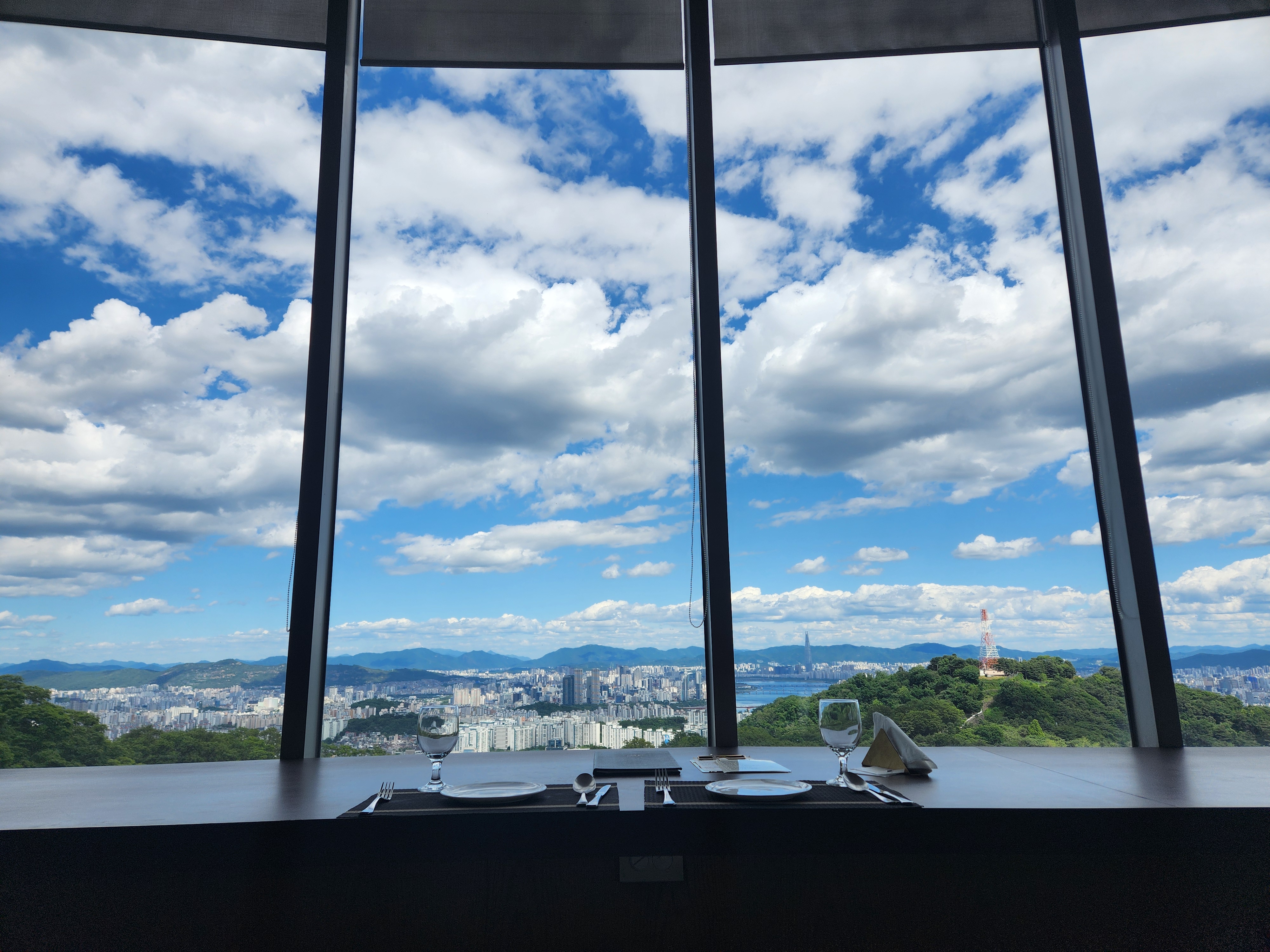 THE PLACE Dining テラスビューとソウルタワーのイタリア料理