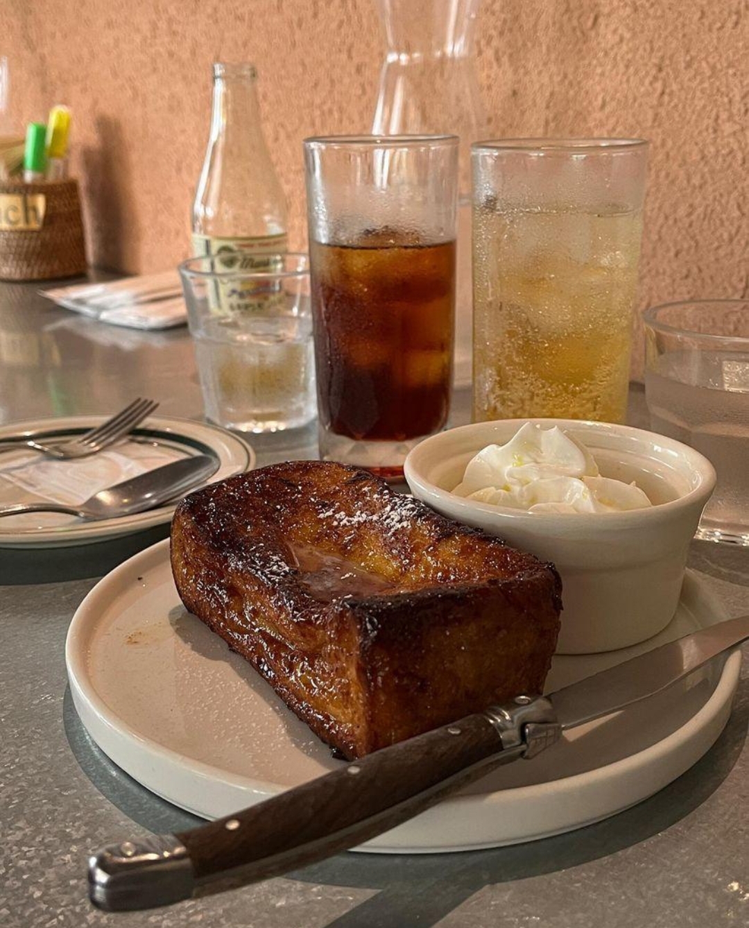 城北川沿いのUnchiの屋外席