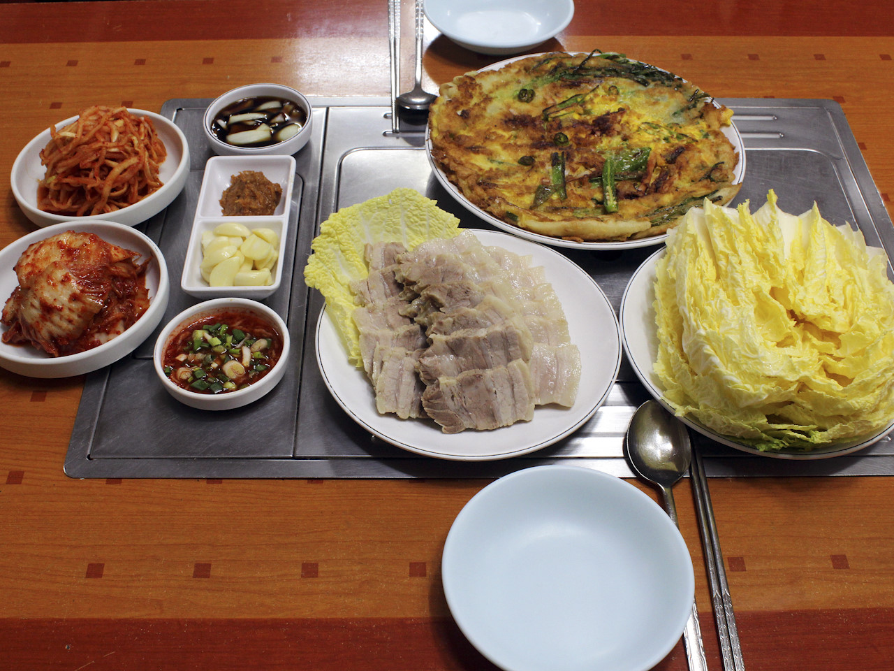 大莲之家五花肉包白菜与面汤套餐