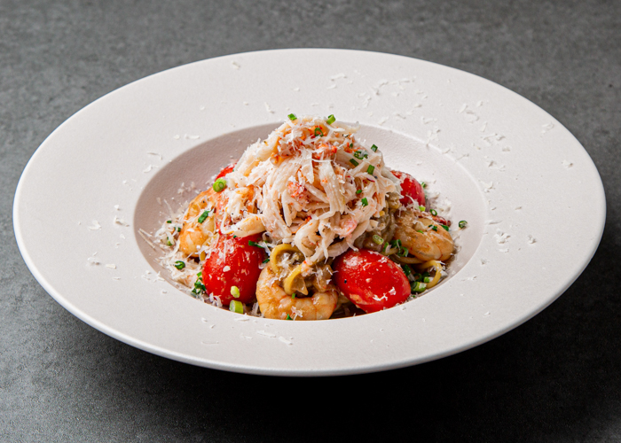 Soocut Oong Highball omakase station and nitro whiskey pour