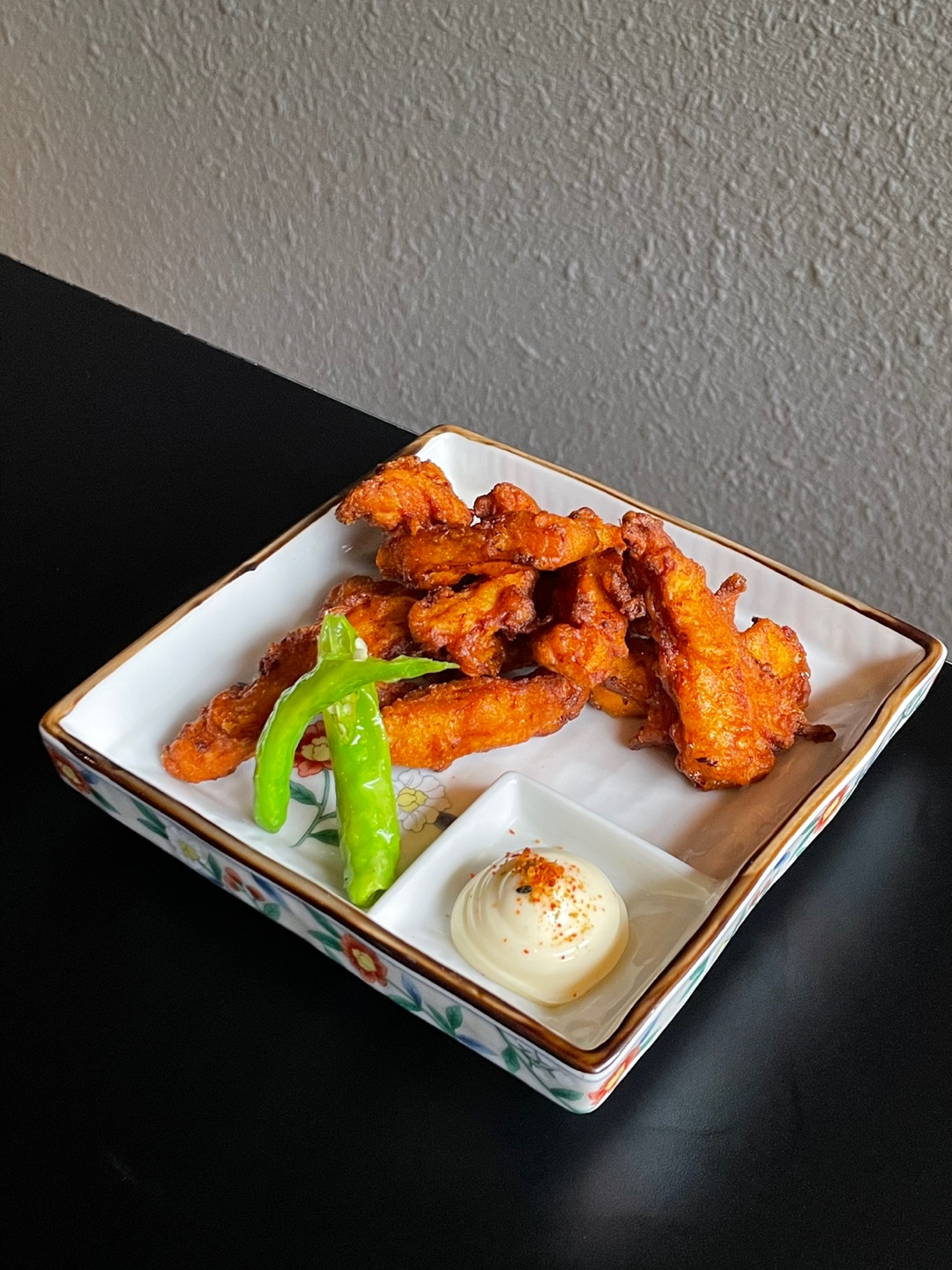 Kirua手工居酒屋小菜与温馨的校洞内饰