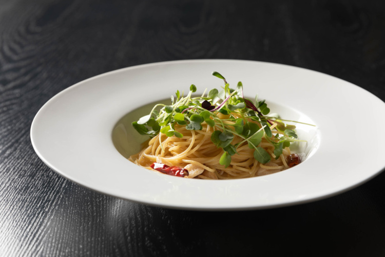 驿三温暖灯光葡萄酒酒吧桌