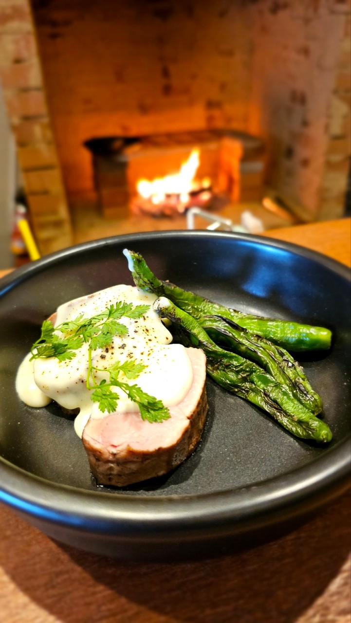 Hannip oak-fired small plates and highball