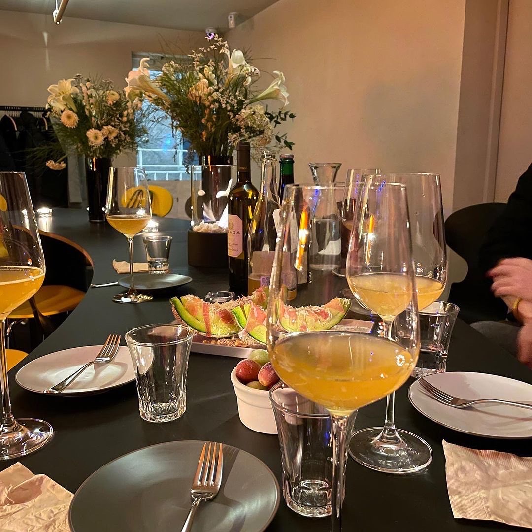 Yozm Wine Bar cozy private interior in Yeonnam