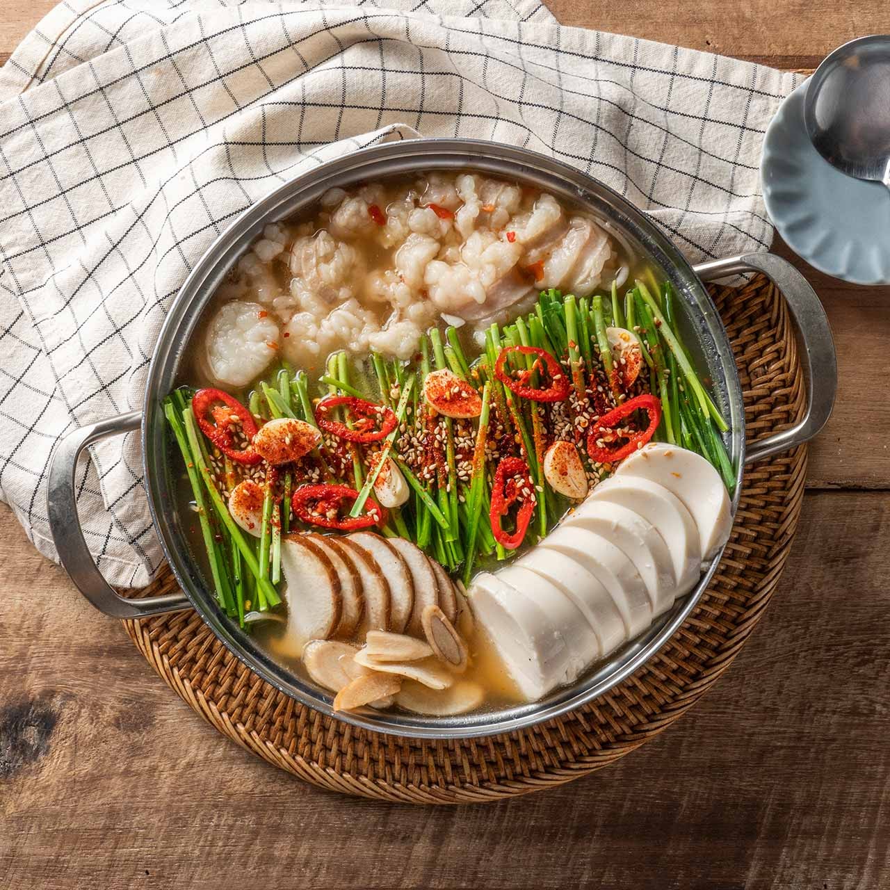 花月居酒屋のモツ鍋とハイボール 延南