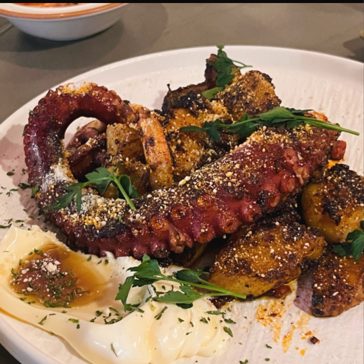 Comma Jamsil—cozy dining bar with wine and highballs