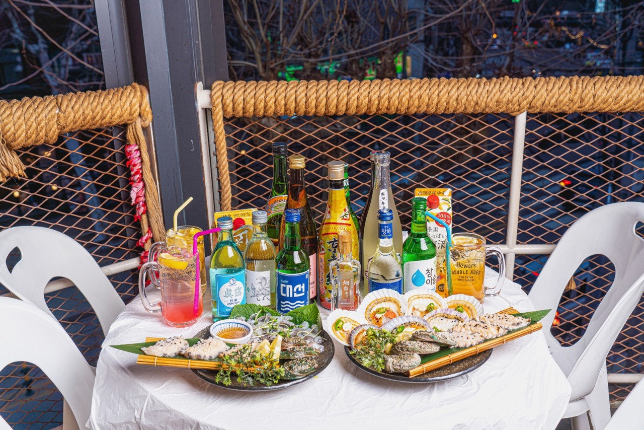 Fresh-cut sashimi and sides at Fishermen_1987 Yeonnam Eobu