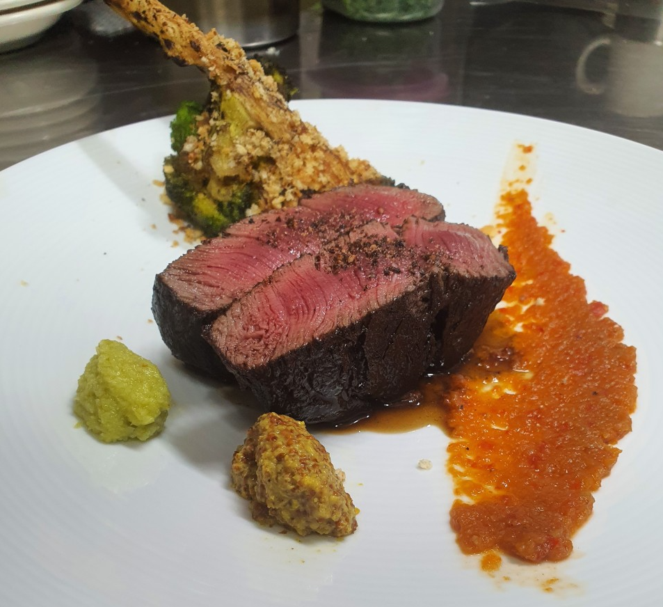 Euljiro Heygenie steak with Italian sides in a cozy room