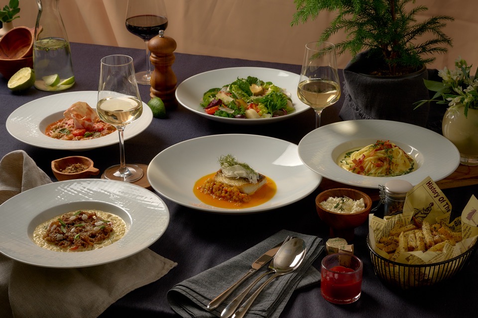 123 Lounge at Lotte World Tower with panoramic Han River view