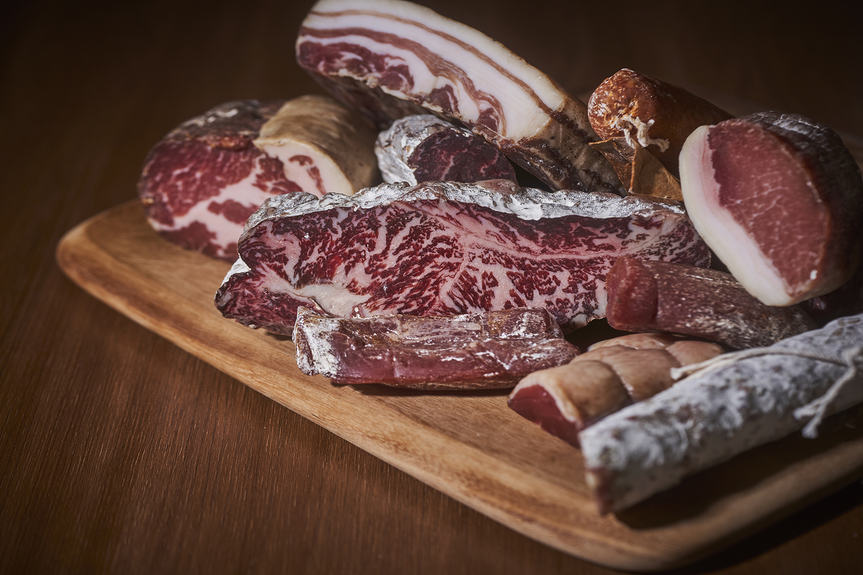 델리봉 手工風乾肉品嚐味套餐與紅酒搭配