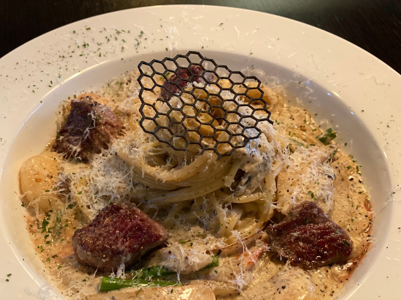 レイキッチン クリーミーステーキパスタとサーロイン＆ワイン