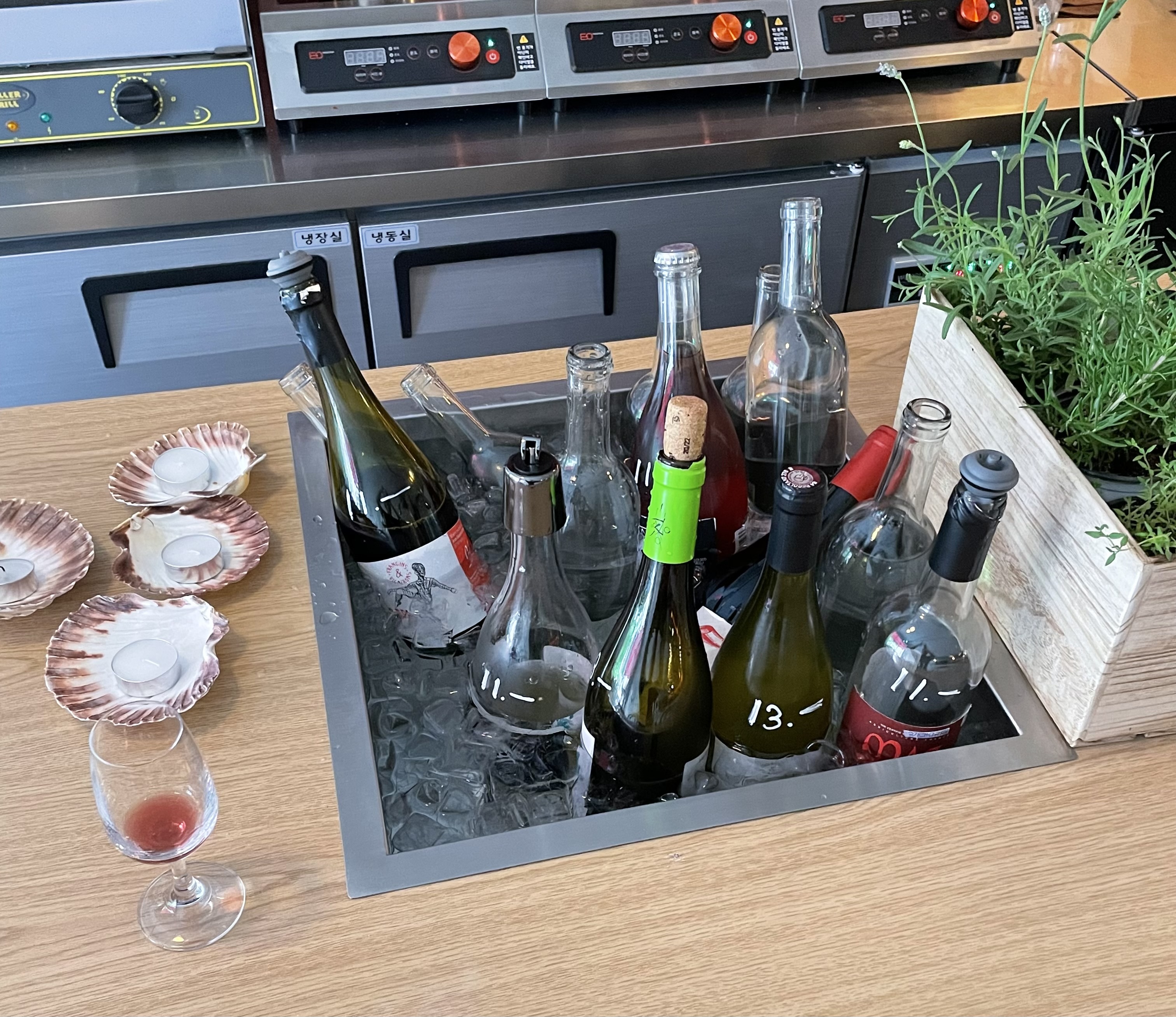 LULU PIPI GLOUGLOU Parisian-style bistro plates and natural wine