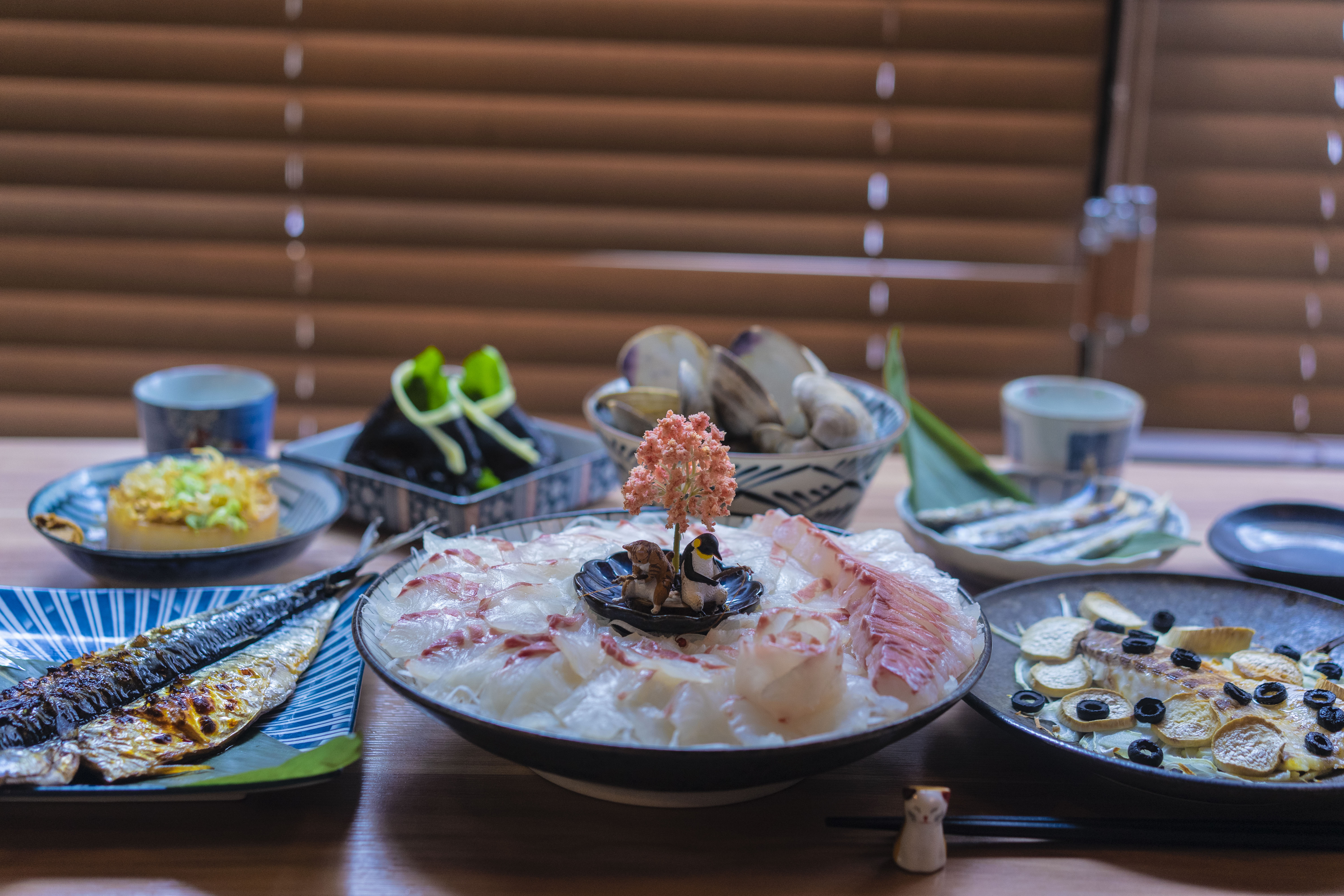 홍대입구역 로바다야끼 리틀카세の炭火炉端焼きと熟成刺身