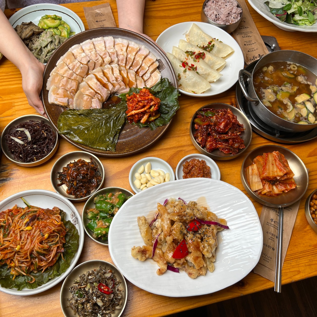 Pungwonjang countryside-style Korean table in Busan Gijang