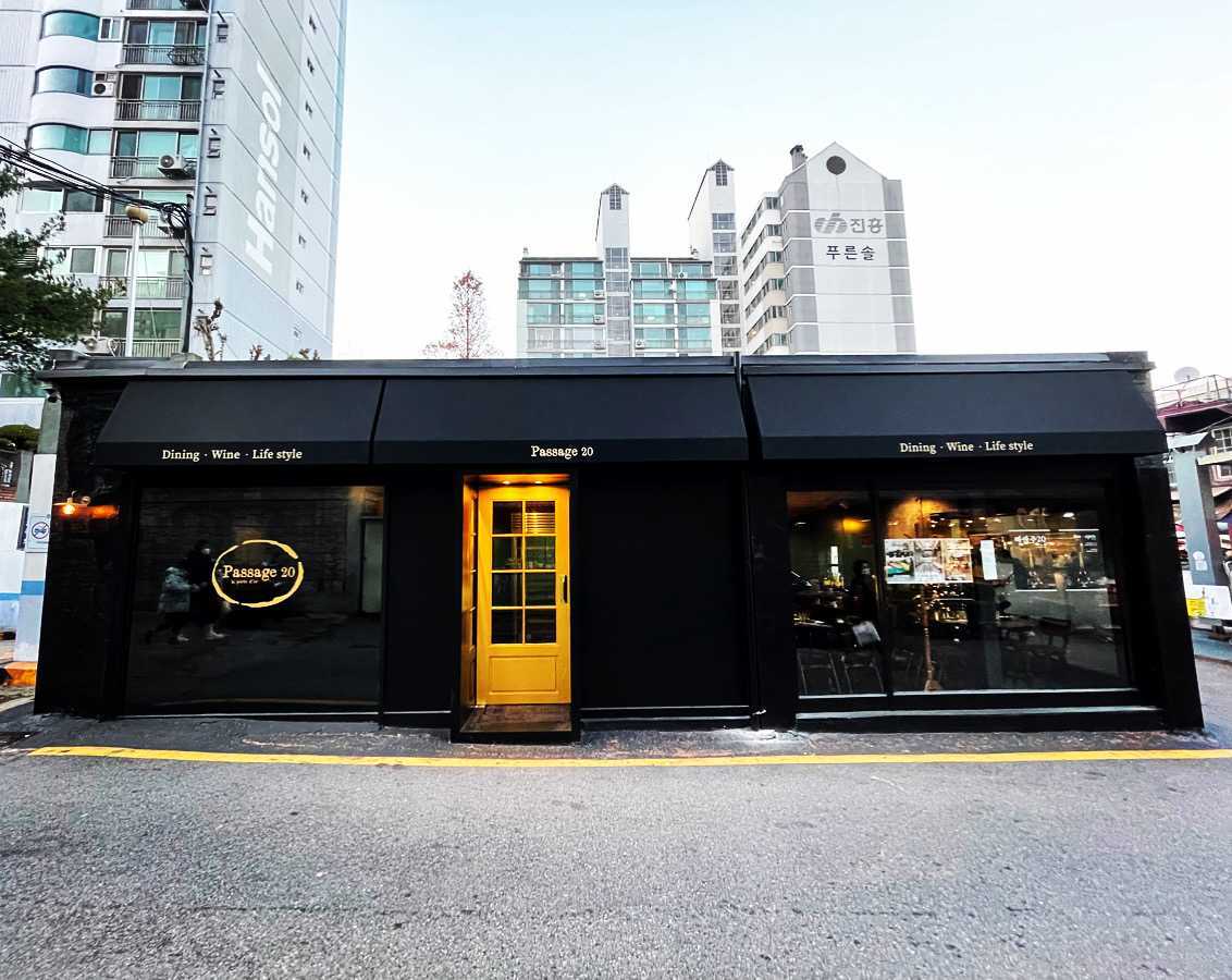 Passage 20 escargot, onion soup, and wine pairing in Cheongdam