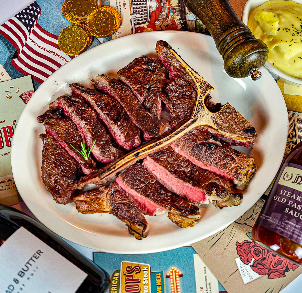 NOPS Seorae Maeul牛排馆内景及滋滋作响的牛排