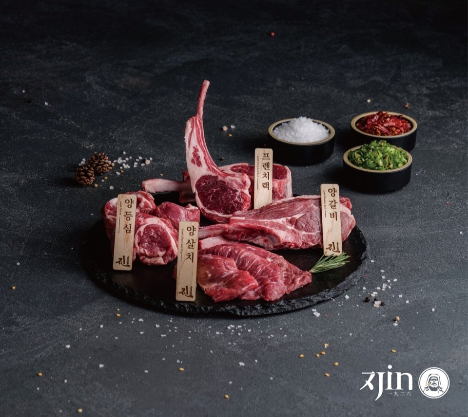 Jin1926 Twin City 烤嫩羊串摆盘