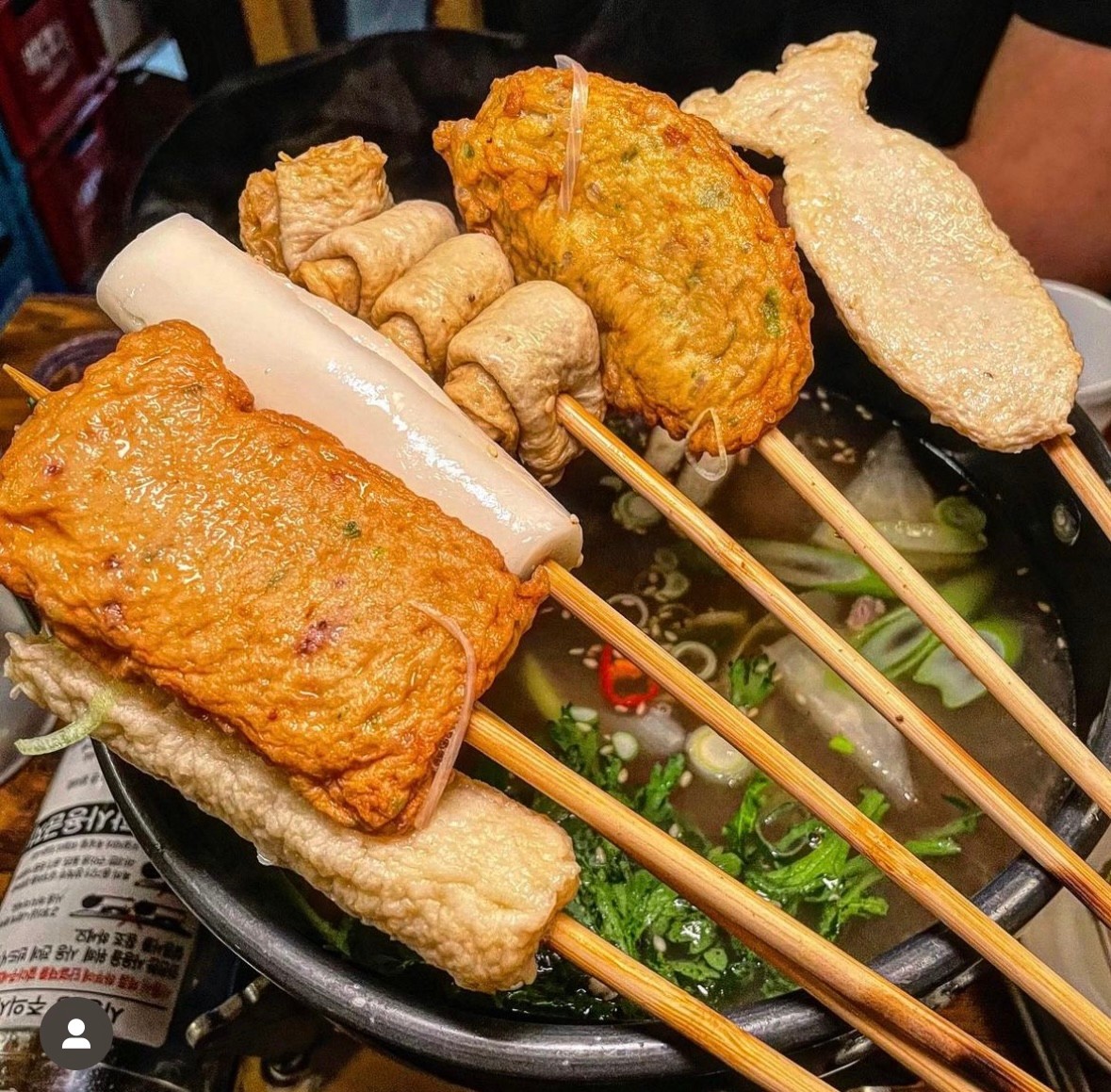 Owari Ttukseom izakaya counter with highballs and small plates