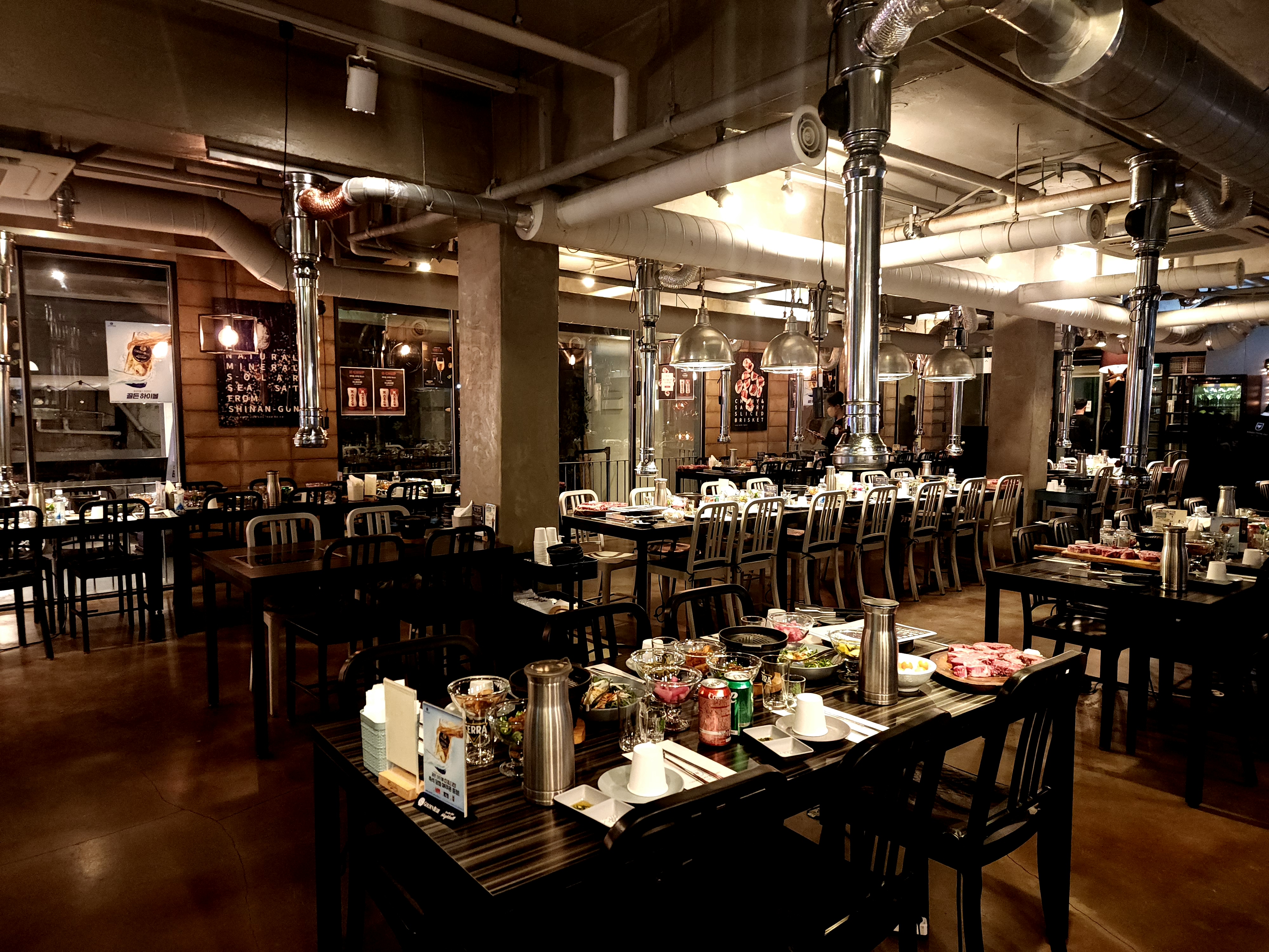 Tongue & Groove Joint 熟成肉搭配自家沙嗲醬