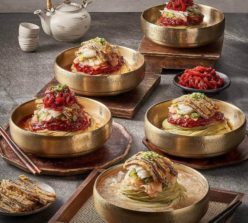 Kyodong Myeonok清澈湯底的冷麵