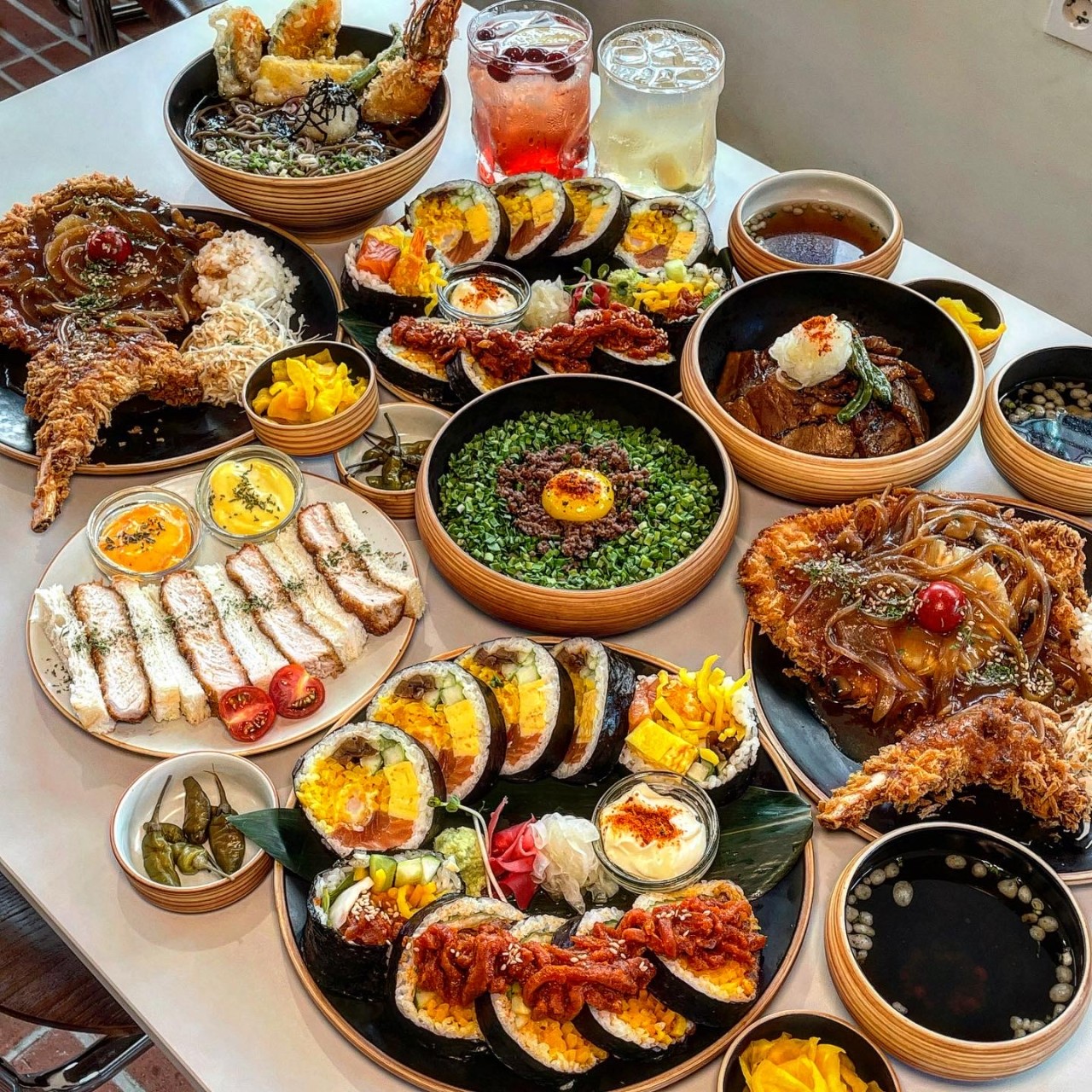 Clean plating of futomaki and mazesoba at Choi Dining Gangnam