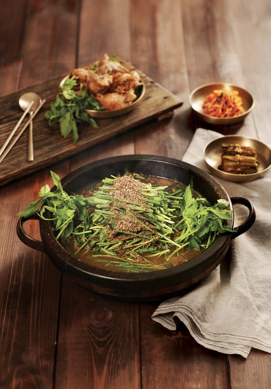 Sansamgol duck hot pot with seasonal greens