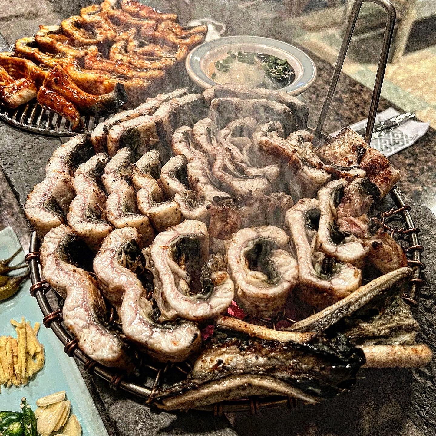 Gimy eel specialty restaurant with set platters