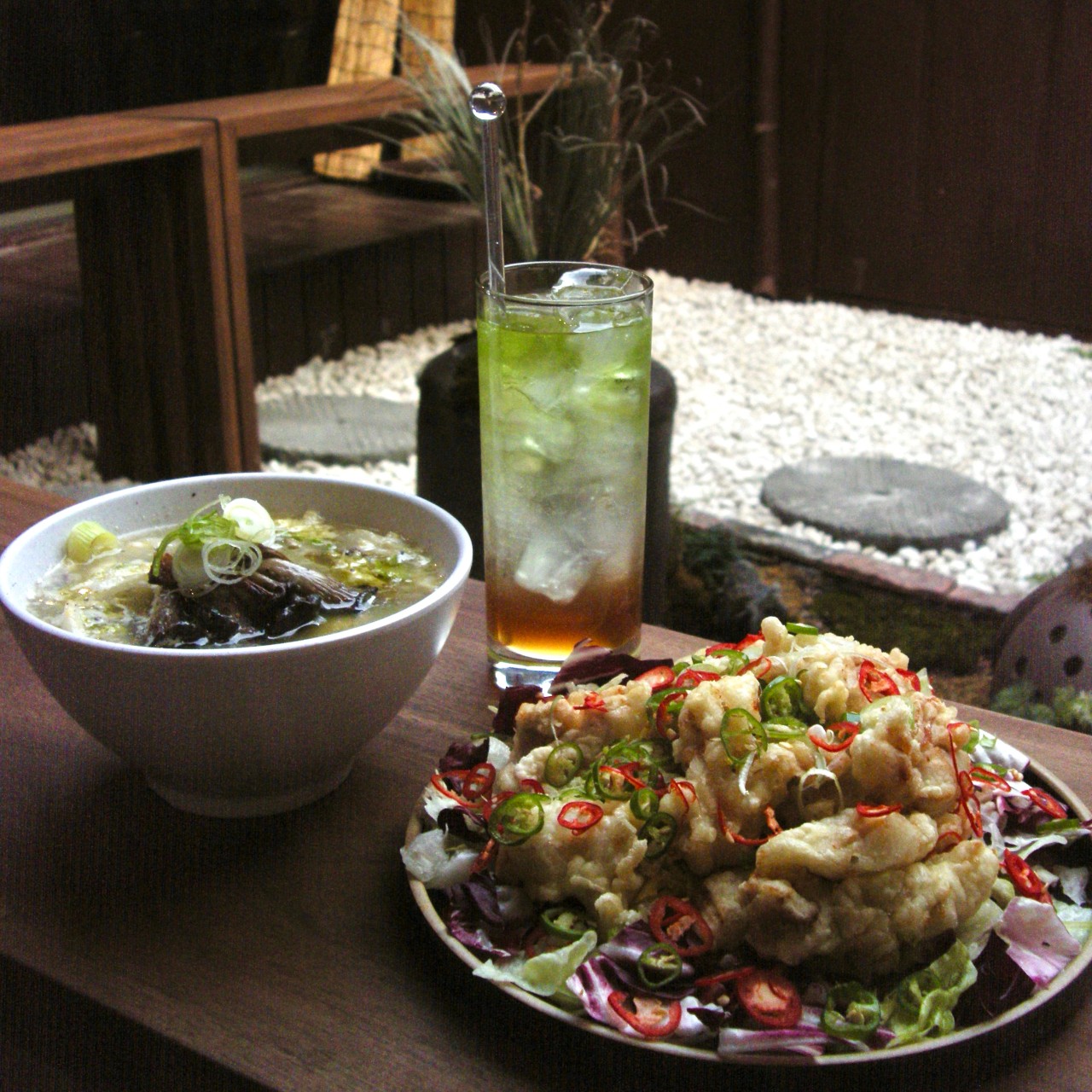 BANDI 伝統酒バー、韓屋風の落ち着いた雰囲気