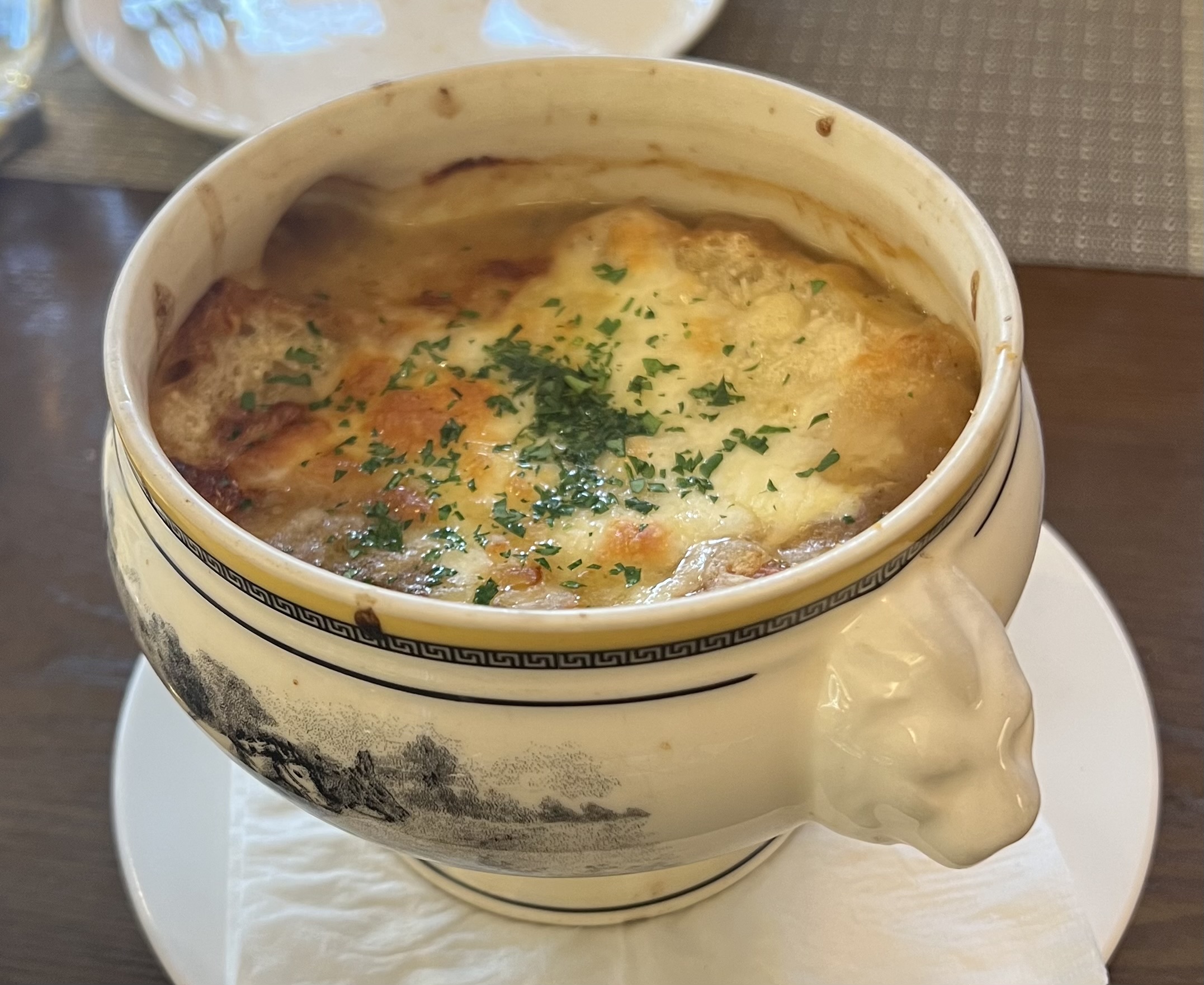 Bistro Floc ジャヤン洞のフレンチベースの料理とワイン