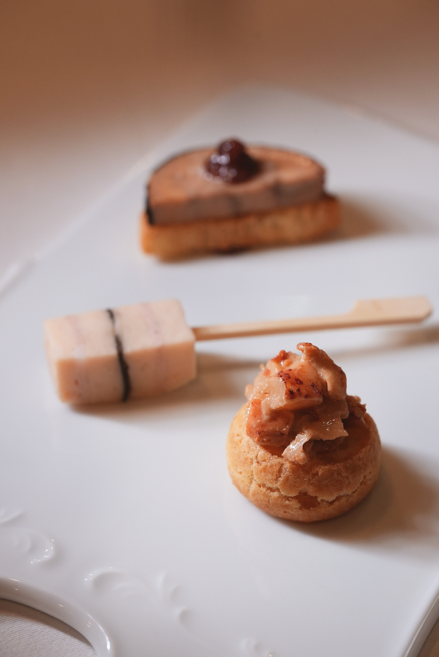 L’Espoir’s classic French plating under soft light