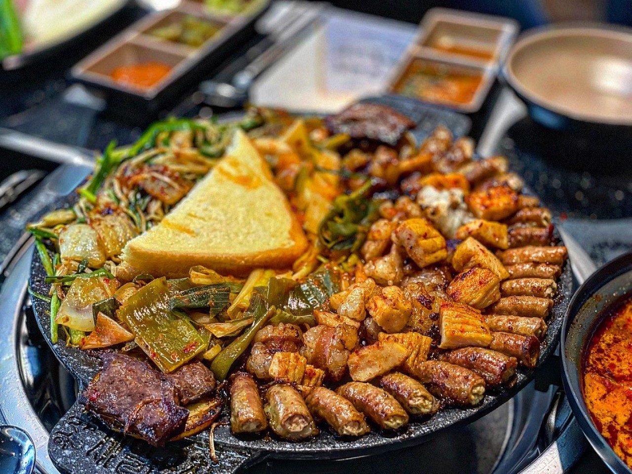 Jeil Gopchang Yeonsinnae sizzling beef intestines