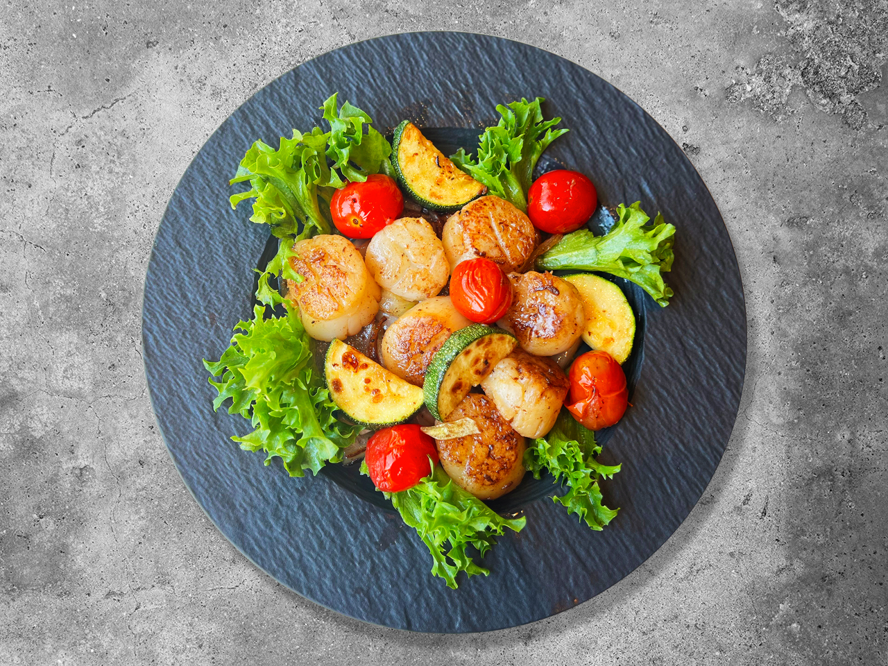 Izakaya O counter plates and sashimi