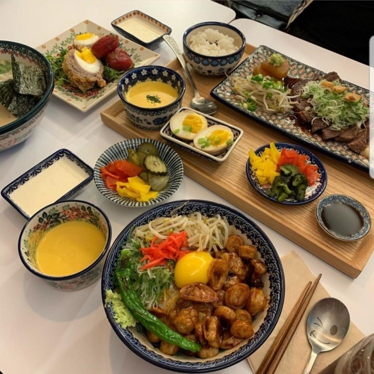 Midoin steak donburi and ajitama with pumpkin soup