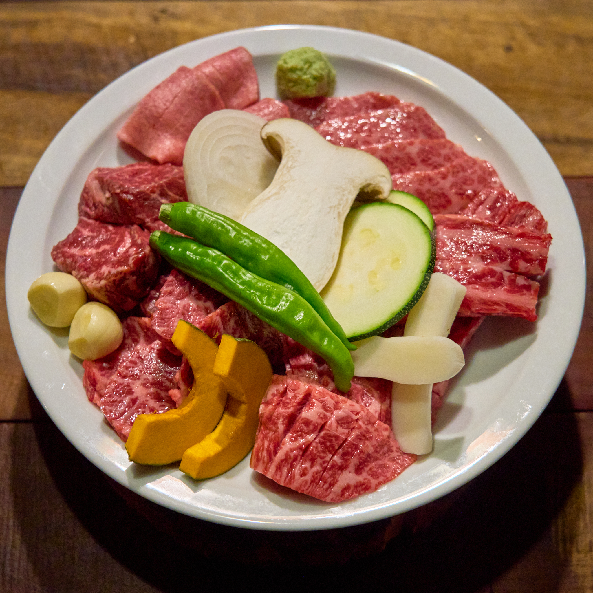 Hobakkot Hongdae 和牛組合盤與小菜