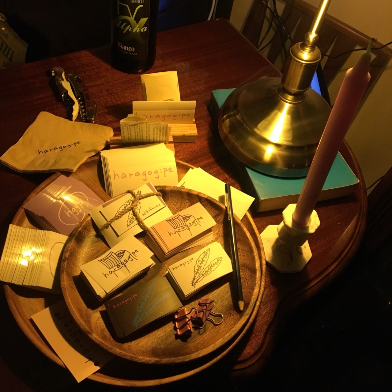 Haragogipe Sharosu-gil cozy wine room interior